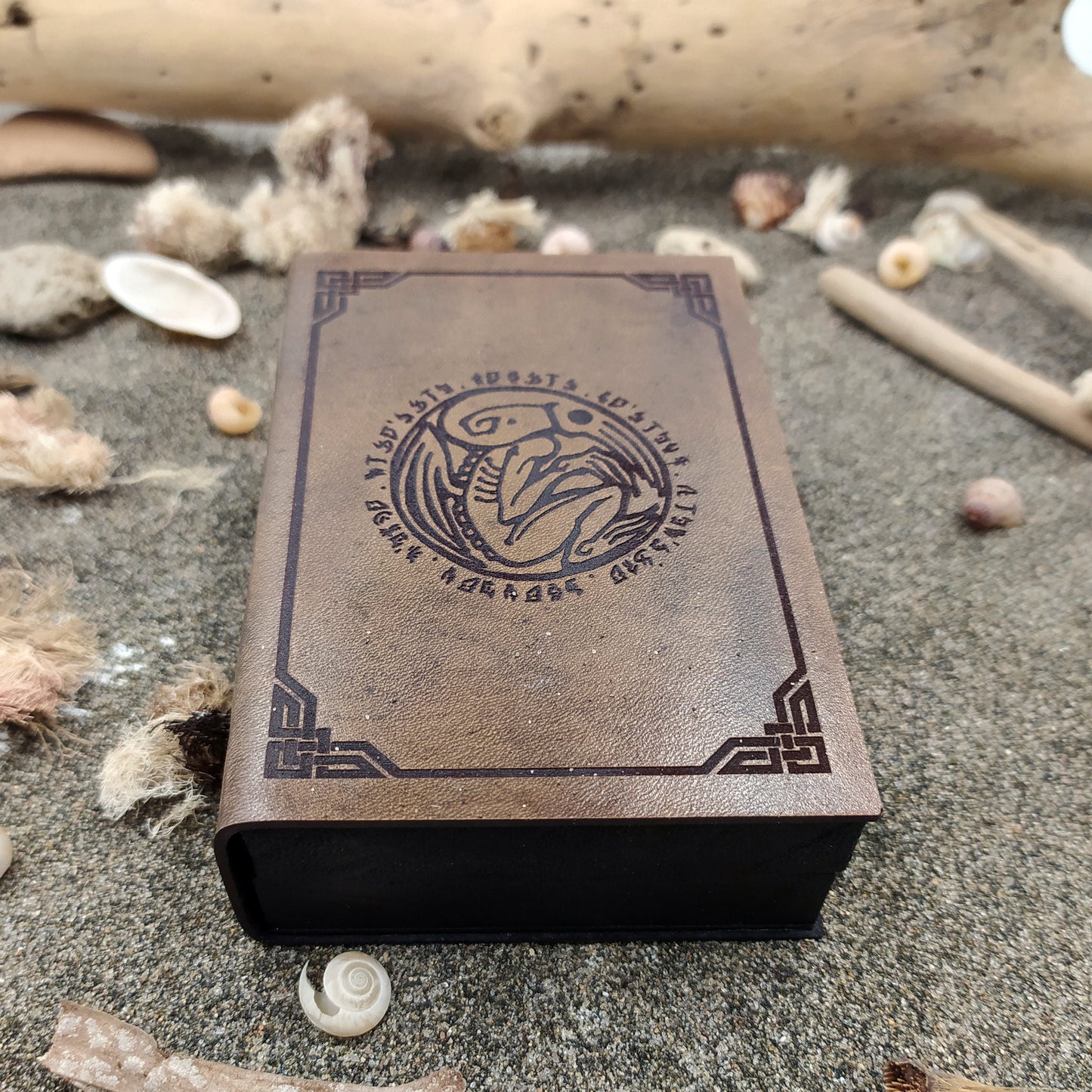 Cofanetto porta dadi, lancia dadi in legno e vera pelle a tema Cthulhu, Lovecraft, Richiamo di Cthulhu, Dungeons and Dragons, gioco di ruolo