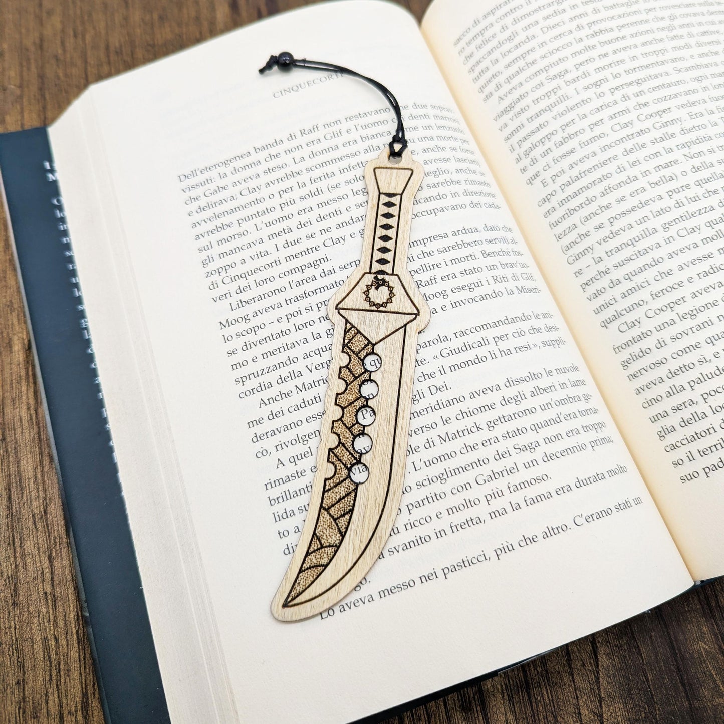 Segnalibro in legno ispirato alla spada di Meliodas Lostvayne, da Seven Deadly Sins – Ideale per amanti di anime e manga shonen