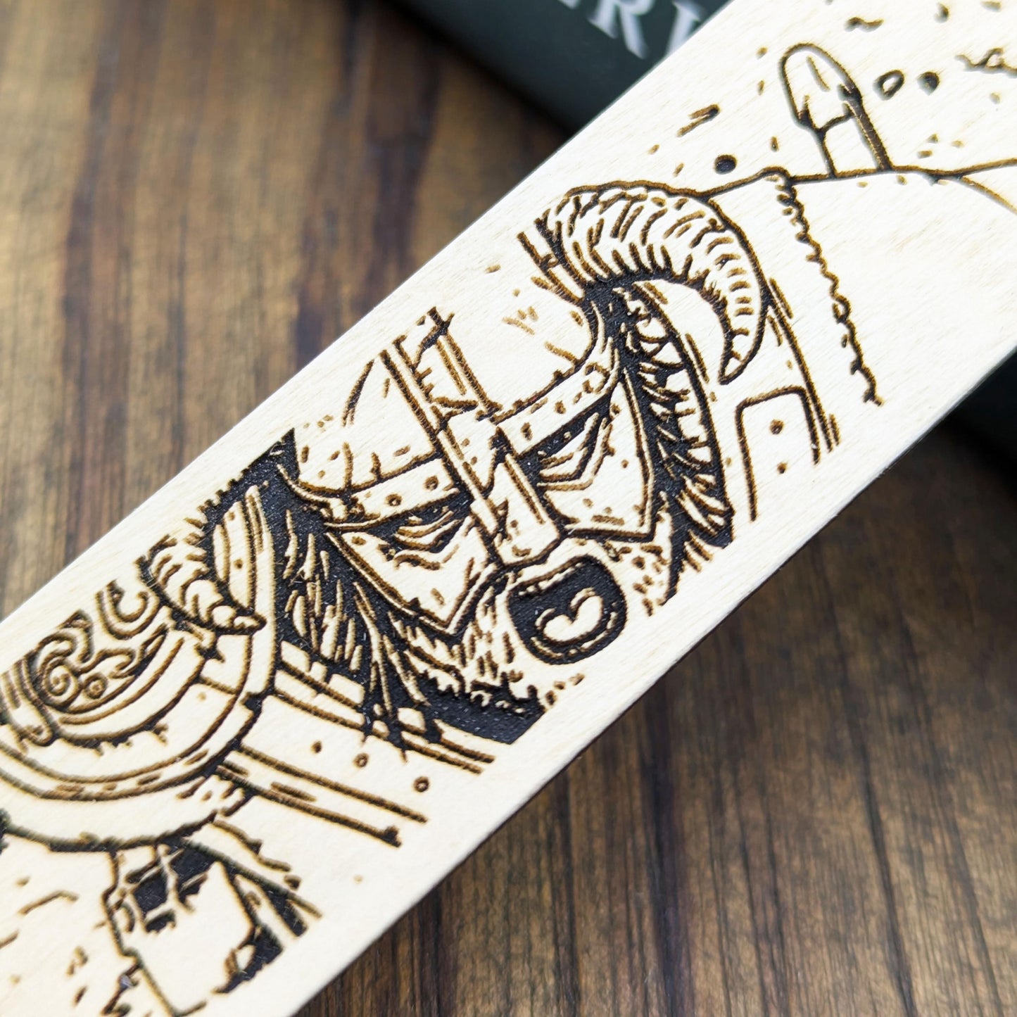 Segnalibro in legno Dragonborn o Dovahkiin dalla serie Skyrim Elder Scrolls RPG fantasy