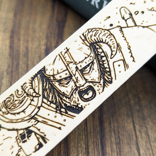 Segnalibro in legno Dragonborn o Dovahkiin dalla serie Skyrim Elder Scrolls RPG fantasy