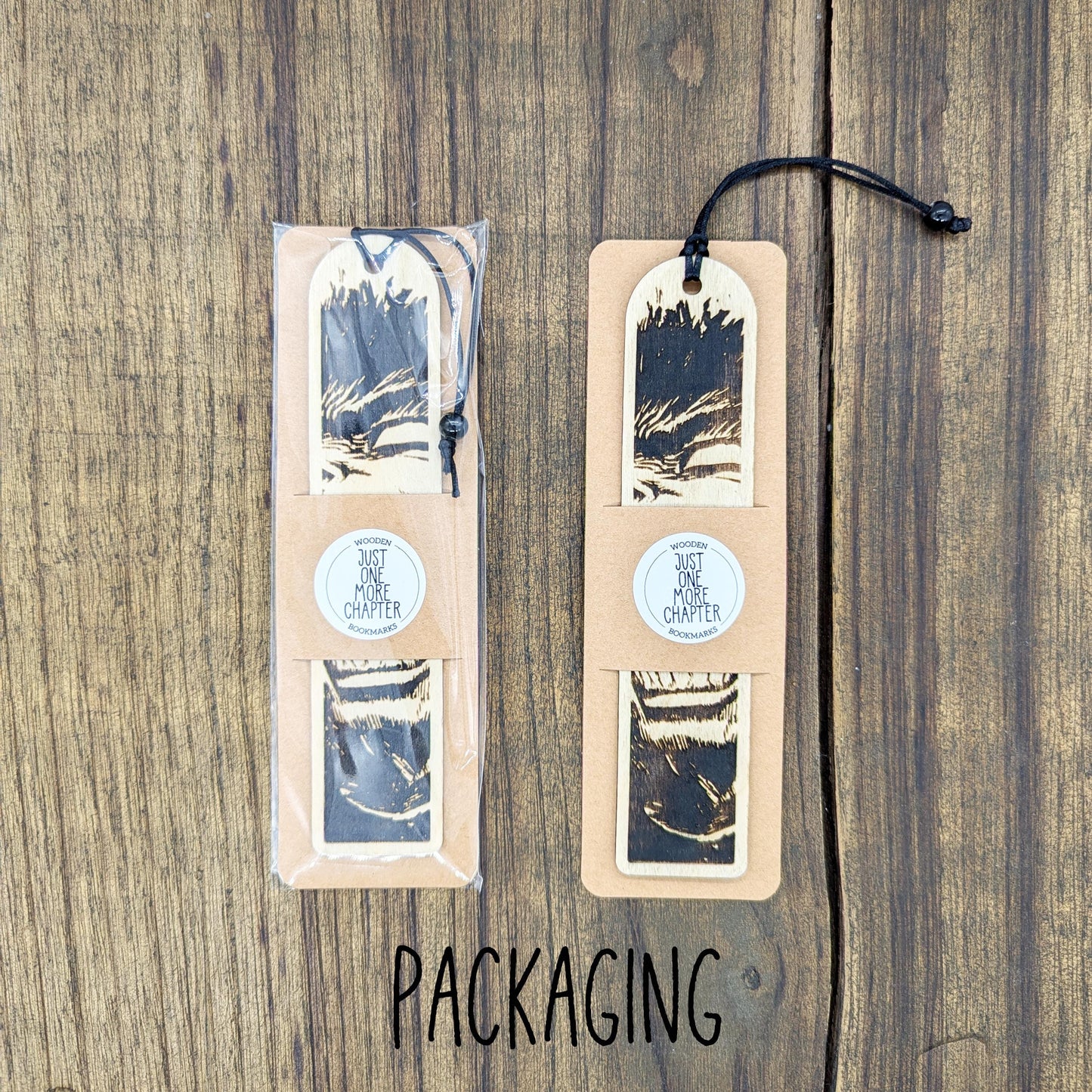 Segnalibro in legno con drago – Incisione fantasy per amanti dei libri e delle storie epiche – Idea regalo per lettori e giocatori di ruolo