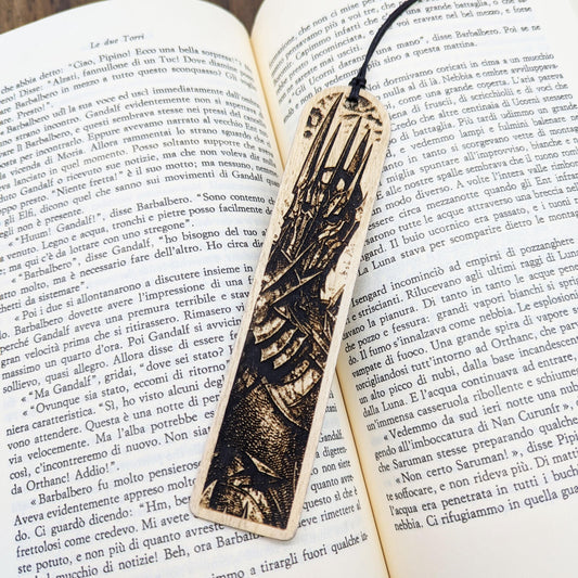 Segnalibro in legno Sauron, design inciso ispirato al Signore Oscuro de Il Signore degli Anelli