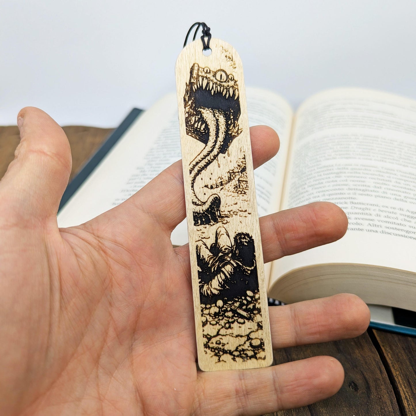 Segnalibro DnD Mimic in legno inciso, mostro fantasy, perfetto come regalo