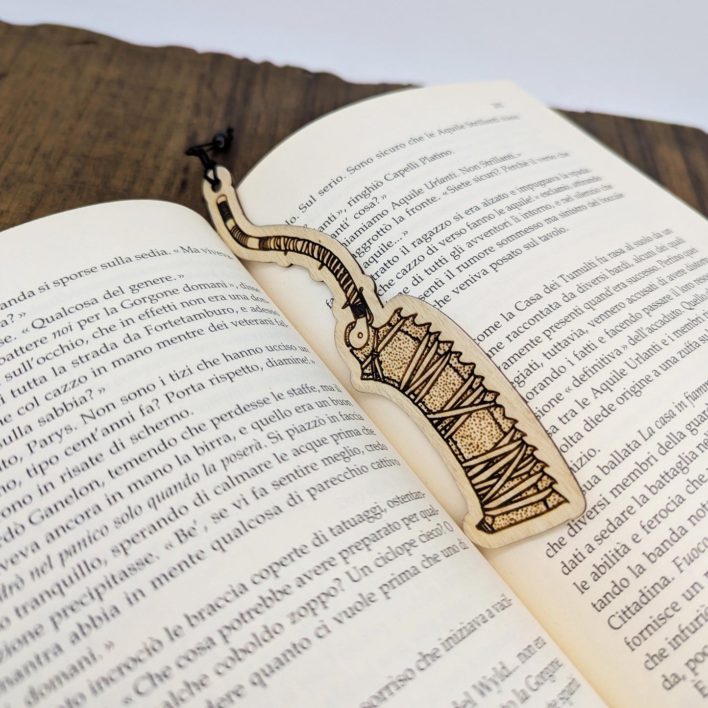 Segnalibro in legno Saw Cleaver ispirato a Bloodborne per gamer