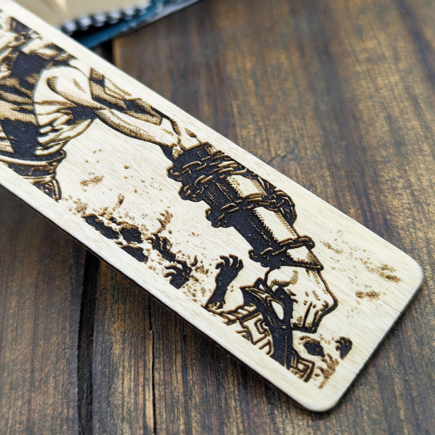 Segnalibro in legno Kratos, design inciso ispirato a God of War