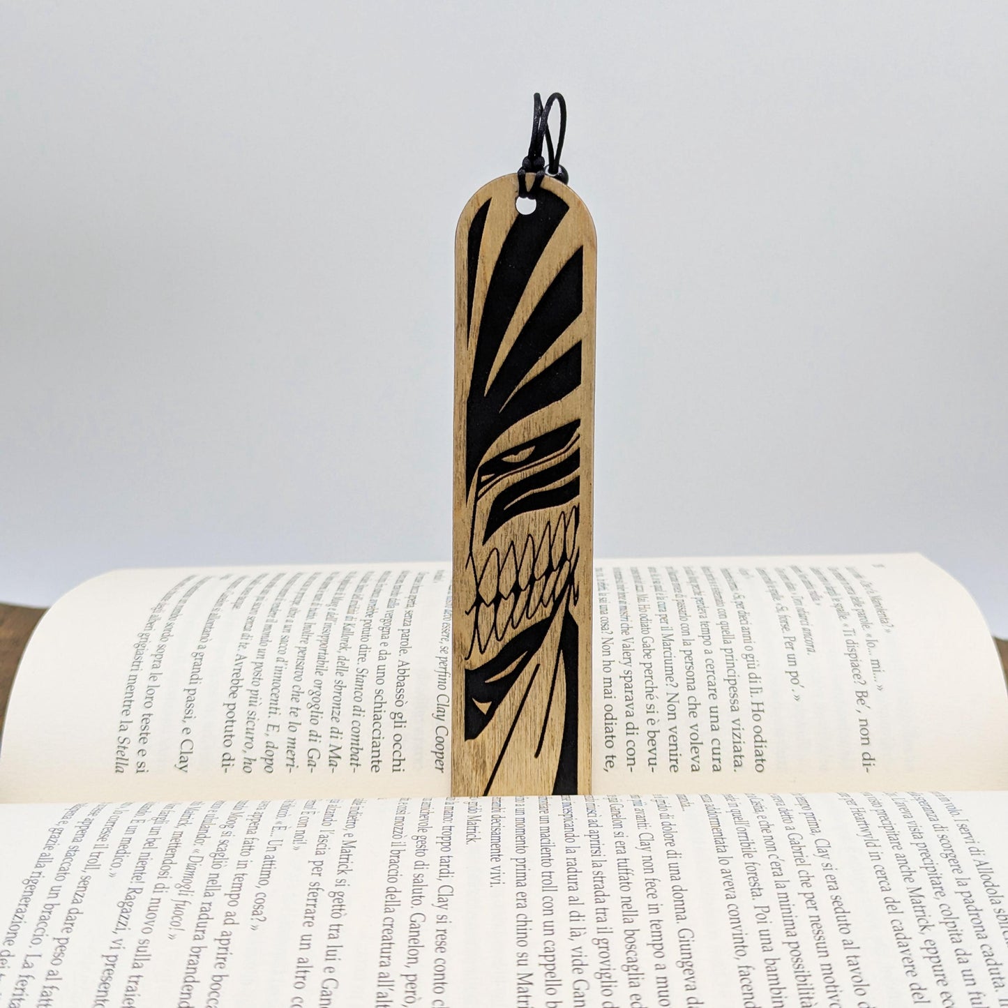 Segnalibro in legno Maschera Hollow, design guerriero anime ispirato a Bleach