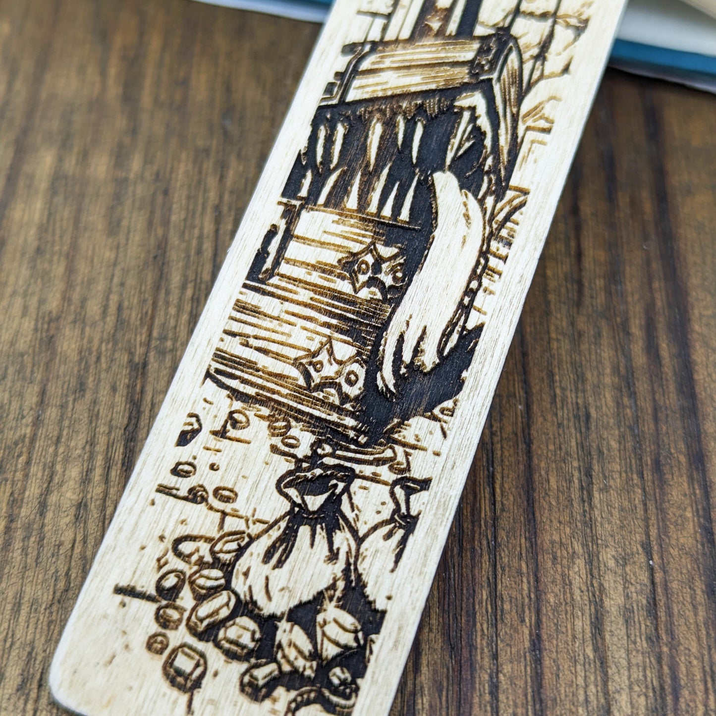 Segnalibro Mimic in legno inciso, mostro fantasy DnD perfetto come regalo