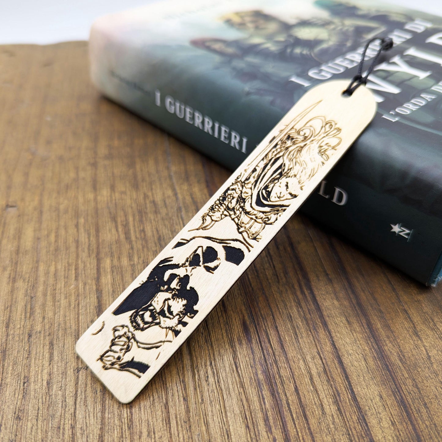 Segnalibro in legno inspirato a Drizzt e Guenhwyvar – Adatto ai fan dei libri di Dungeons and Dragons e Forgotten Realms