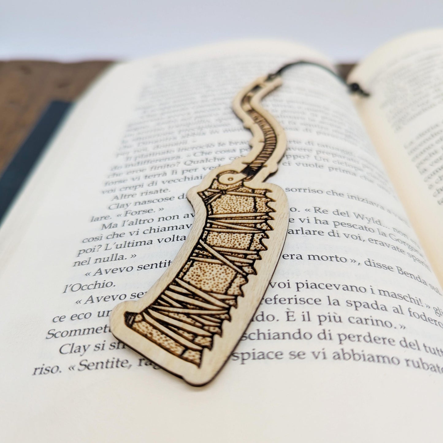 Segnalibro in legno Saw Cleaver ispirato a Bloodborne per gamer