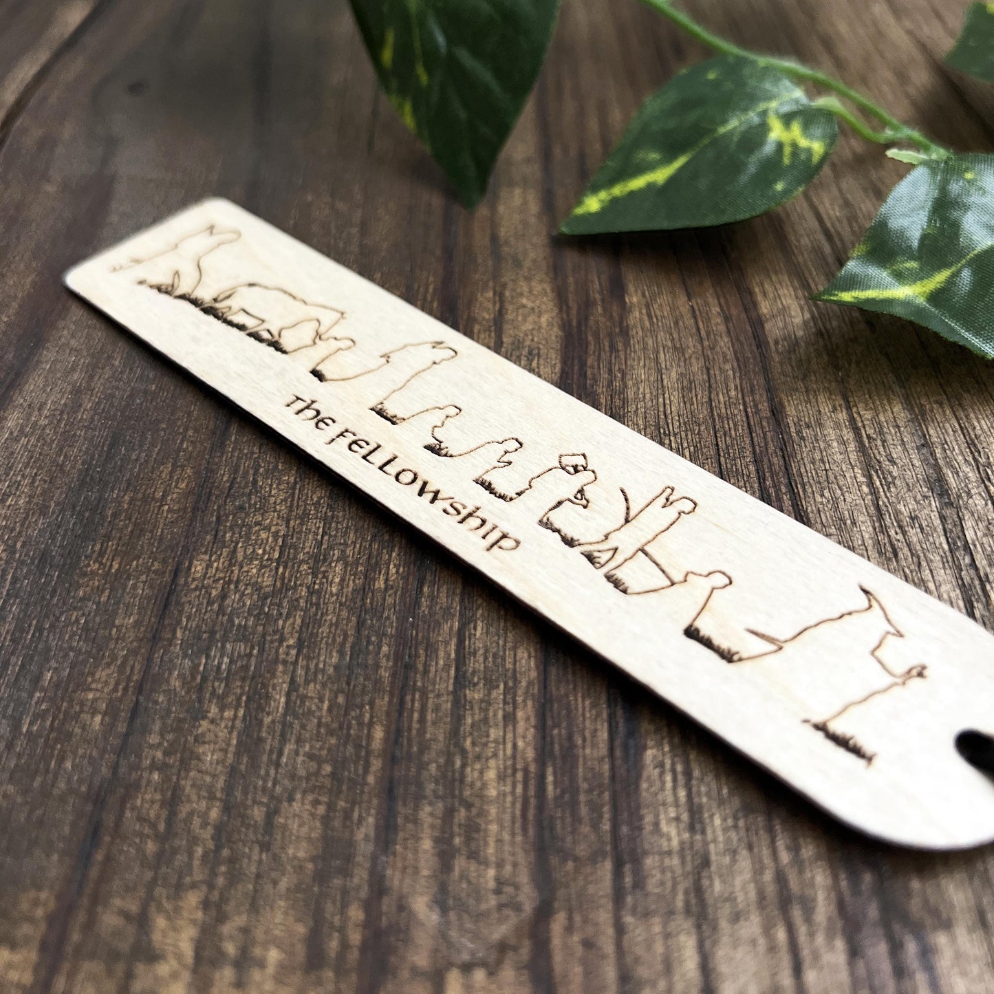Segnalibro in legno Il Signore degli Anelli – Silhouette della Compagnia dell’Anello – Idea regalo fantasy per lettori e fan di Tolkien