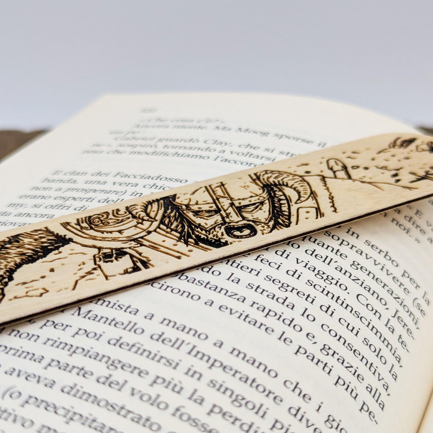 Segnalibro in legno Dragonborn o Dovahkiin dalla serie Skyrim Elder Scrolls RPG fantasy