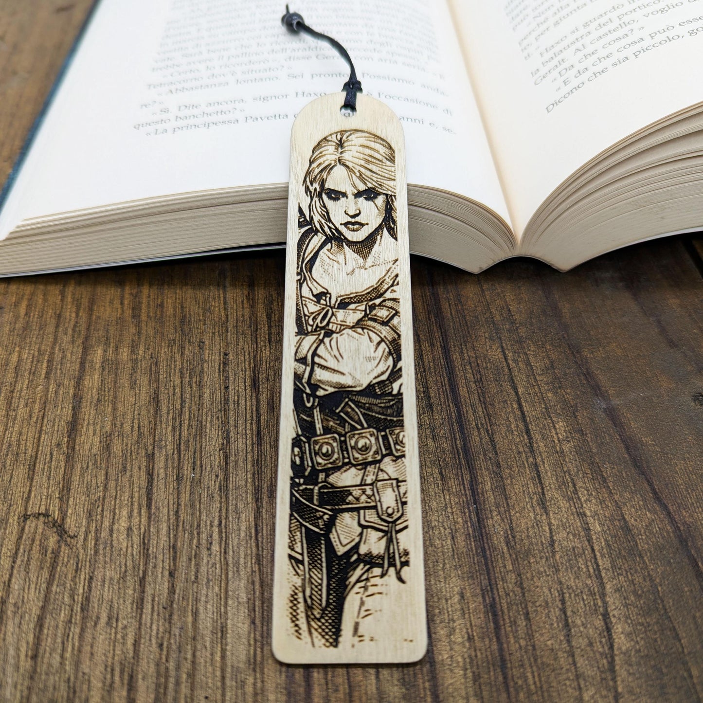 Segnalibro in legno Ciri Cirilla di Cintra, design inciso ispirato a The Witcher