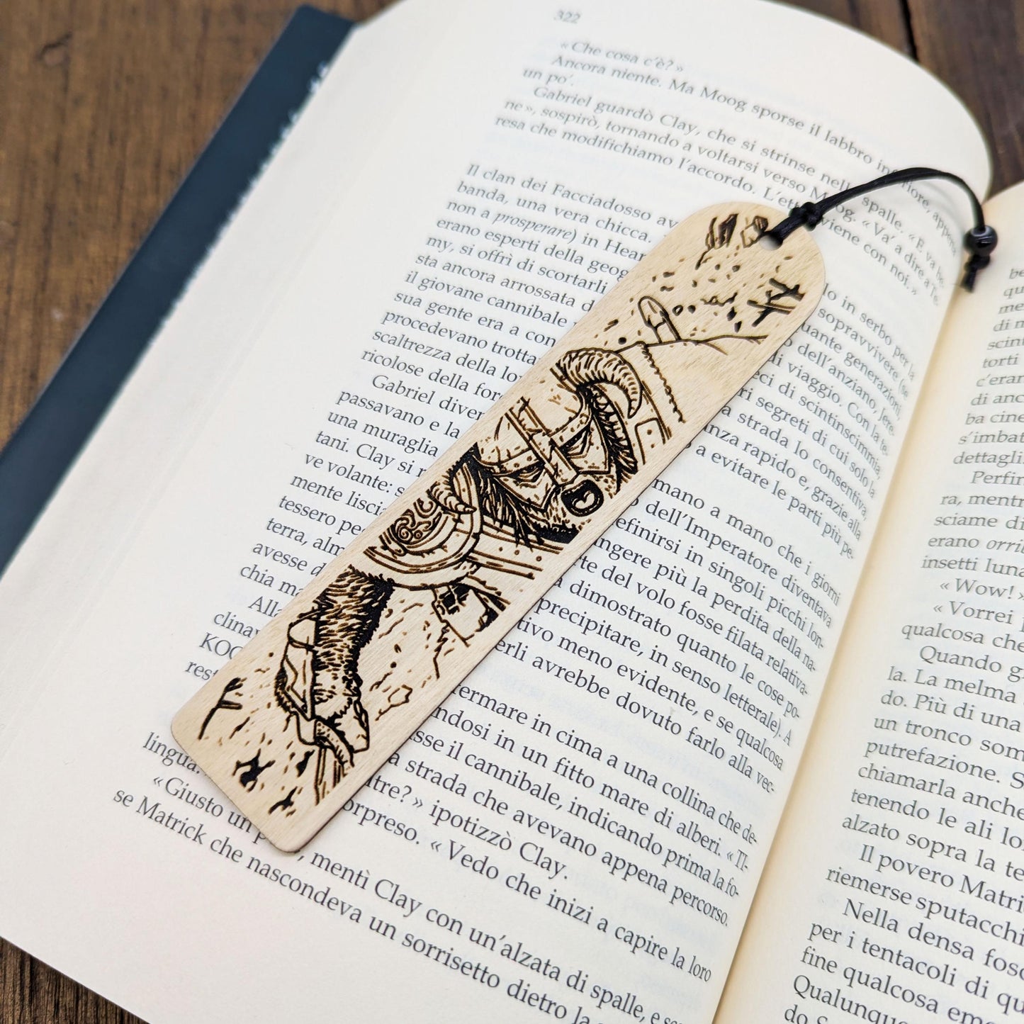 Segnalibro in legno Dragonborn o Dovahkiin dalla serie Skyrim Elder Scrolls RPG fantasy