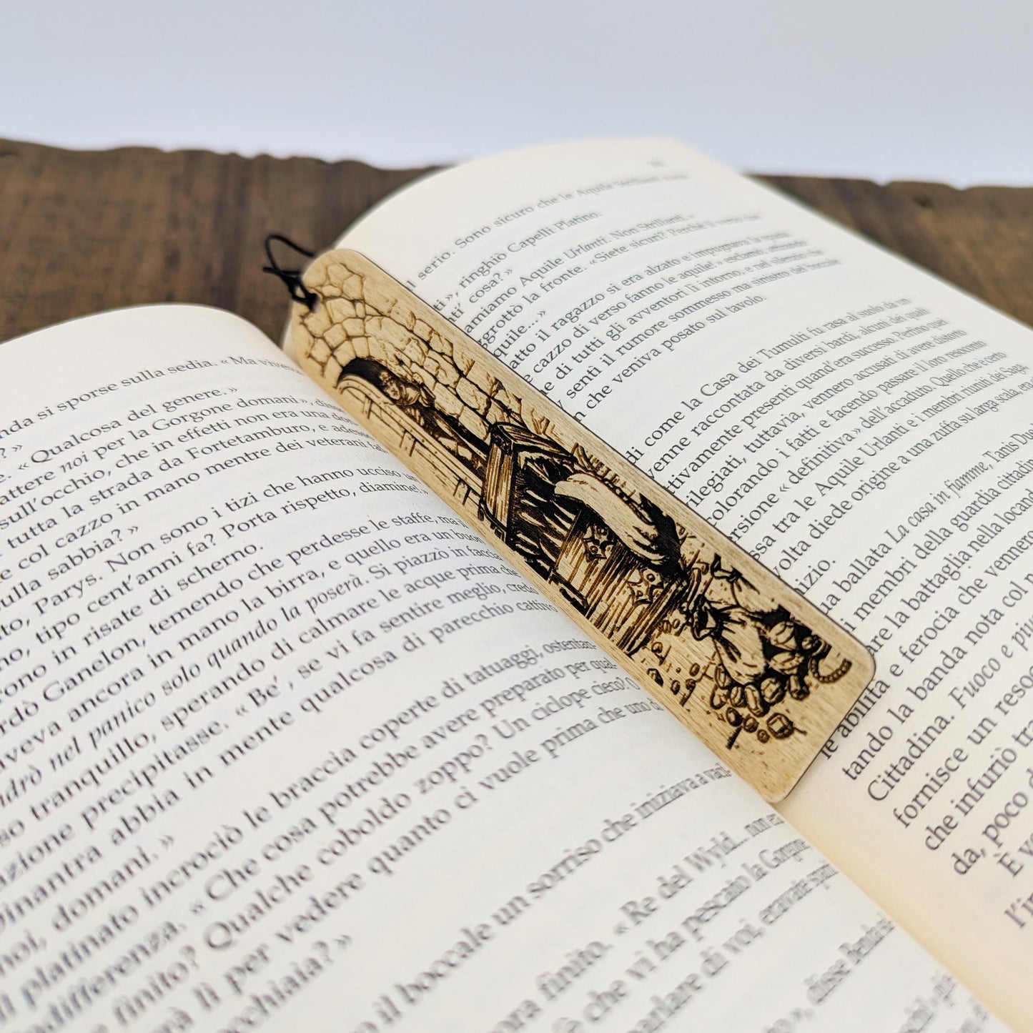 Segnalibro Mimic in legno inciso, mostro fantasy DnD perfetto come regalo
