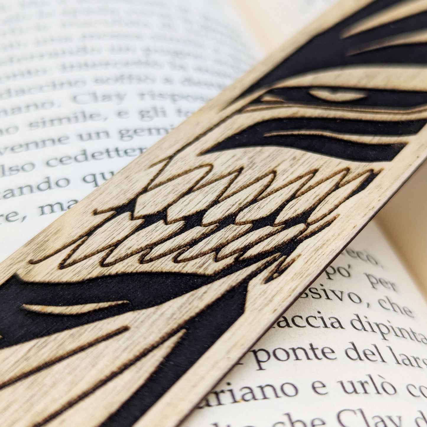 Segnalibro in legno Maschera Hollow, design guerriero anime ispirato a Bleach