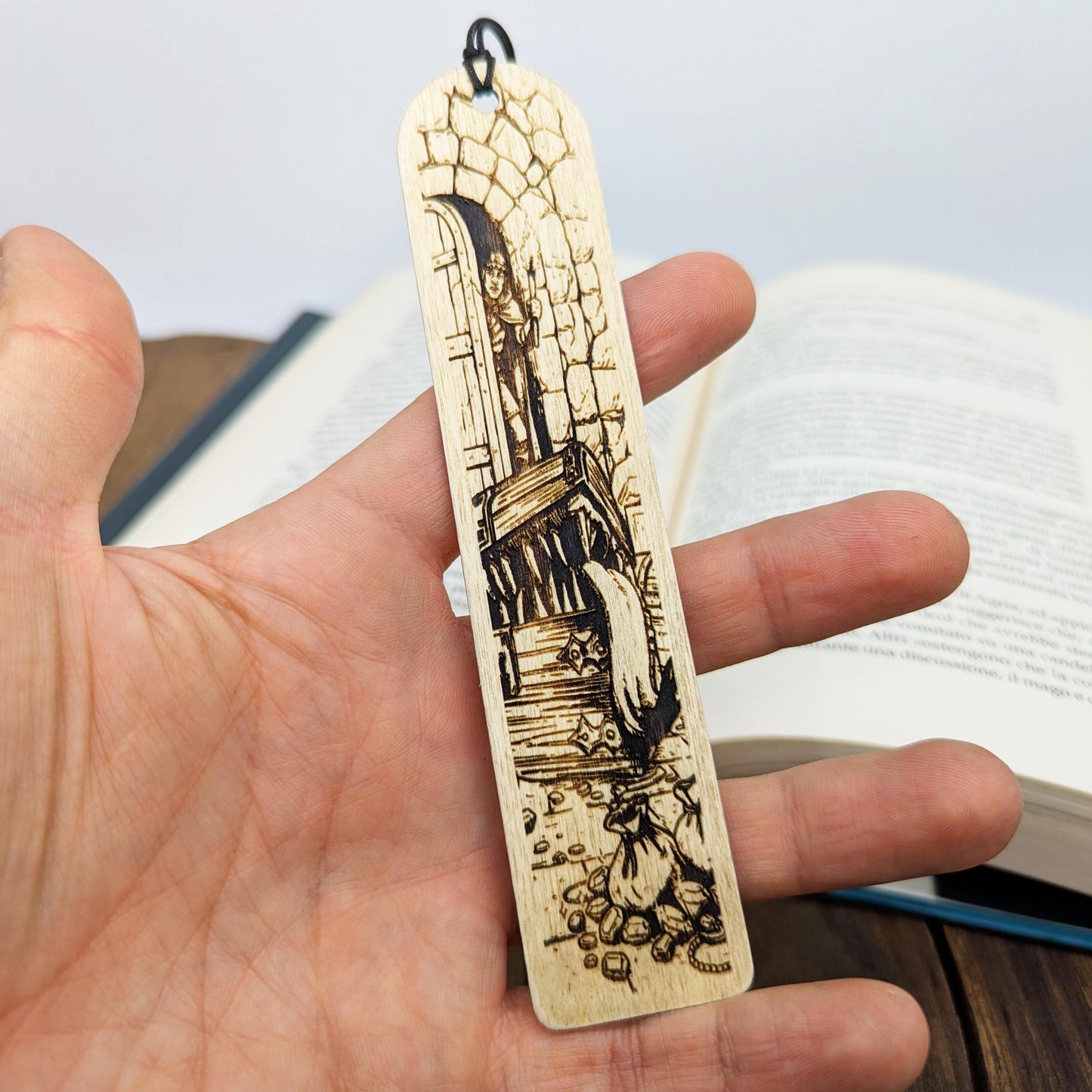 Segnalibro Mimic in legno inciso, mostro fantasy DnD perfetto come regalo