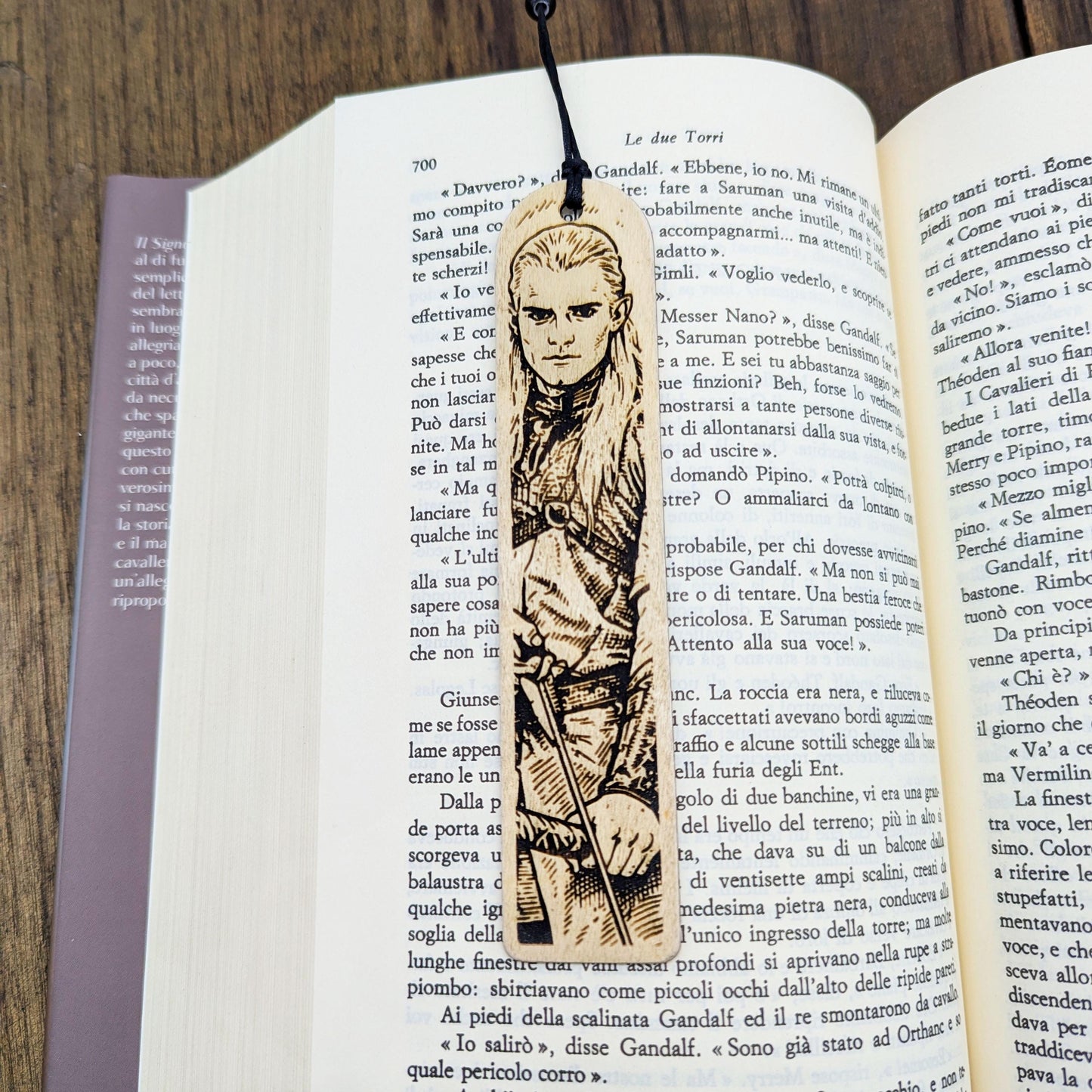 Segnalibro in legno Legolas, design inciso ispirato agli Elfi de Il Signore degli Anelli