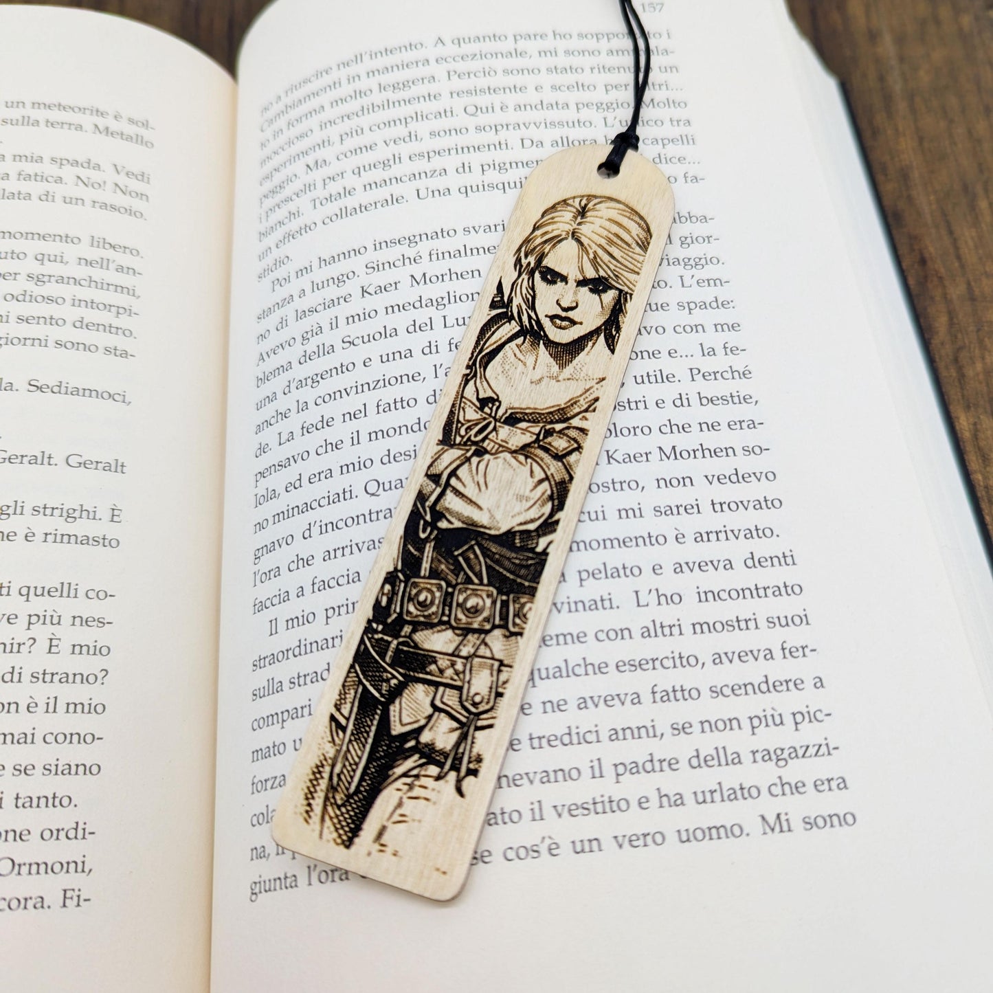 Segnalibro in legno Ciri Cirilla di Cintra, design inciso ispirato a The Witcher