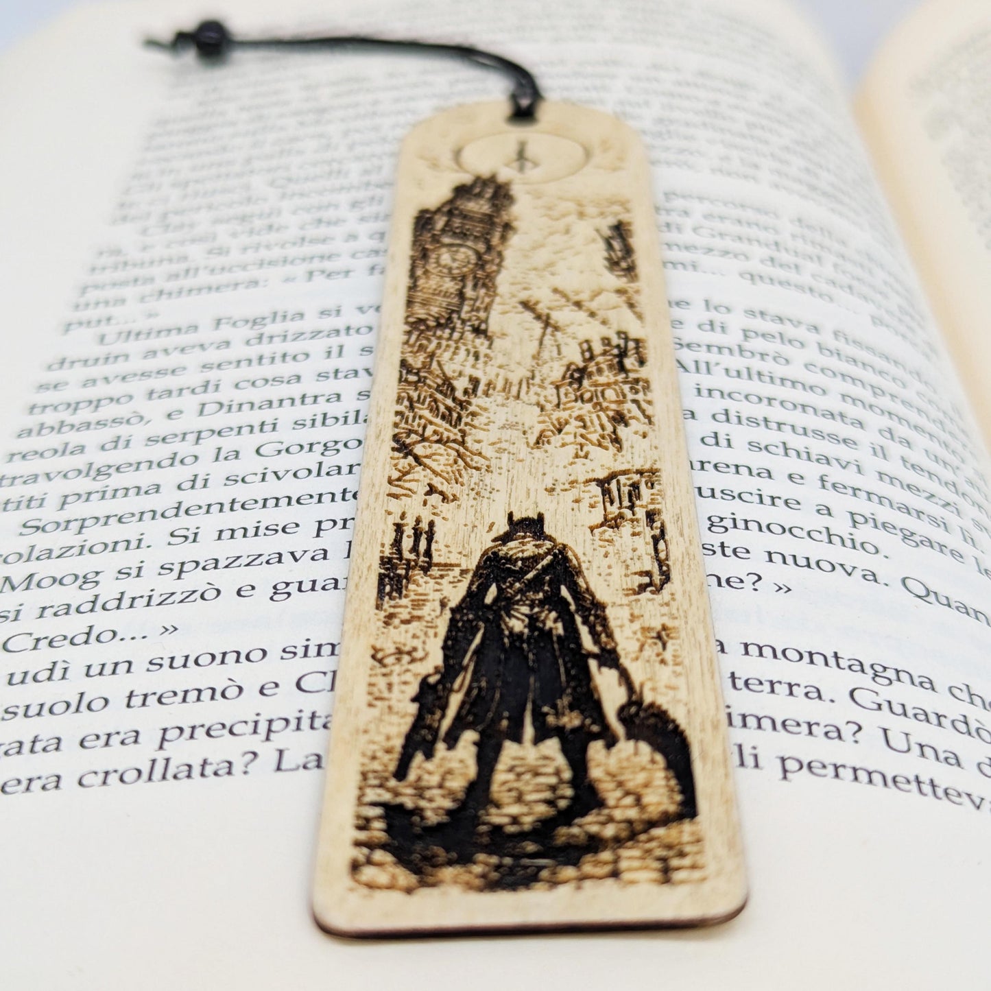 Segnalibro in legno ispirato a Bloodborne con cacciatore gotico a Yharnam regalo gamer