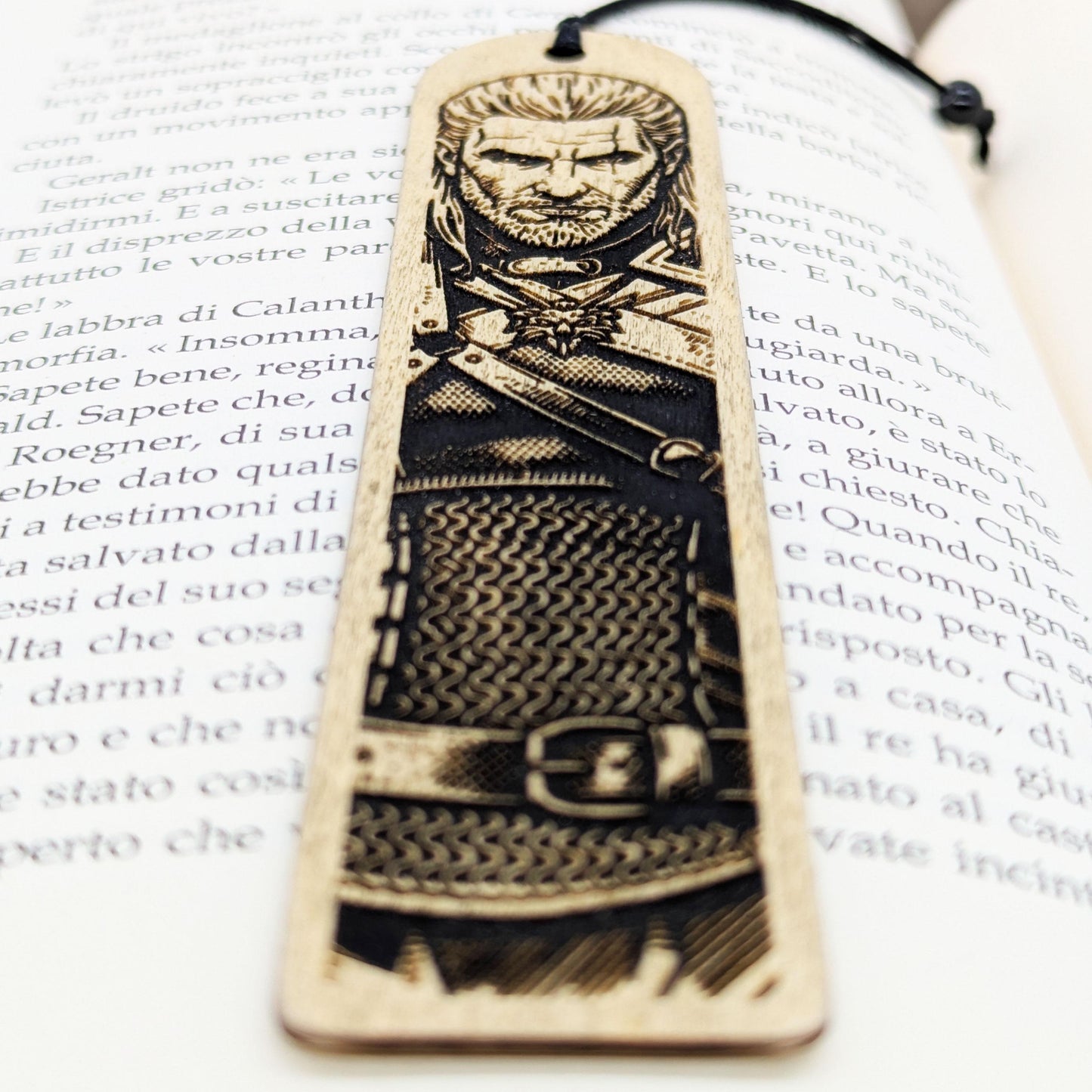 Segnalibro in legno Geralt di Rivia, design inciso ispirato a The Witcher