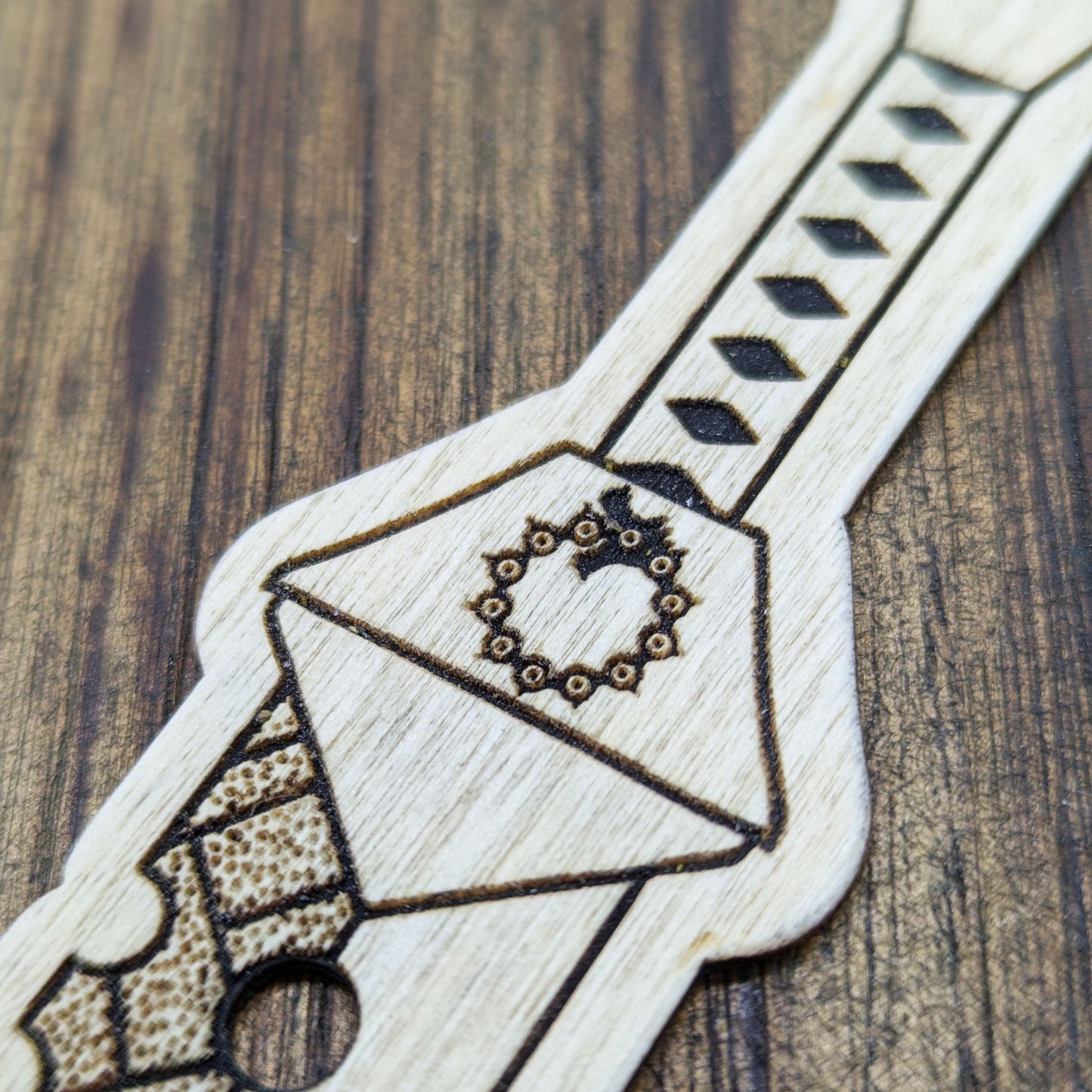 Segnalibro in legno ispirato alla spada di Meliodas Lostvayne, da Seven Deadly Sins – Ideale per amanti di anime e manga shonen