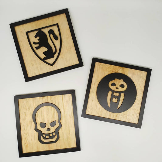 Heroquest Set 3 quadri in legno con loghi in rilievo, raffiguranti le icone dei classici dadi da combattimento 1989