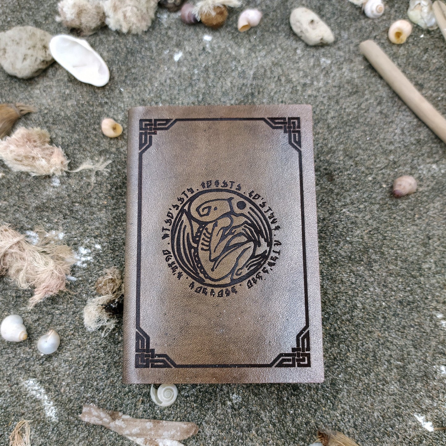 Cofanetto porta dadi, lancia dadi in legno e vera pelle a tema Cthulhu, Lovecraft, Richiamo di Cthulhu, Dungeons and Dragons, gioco di ruolo