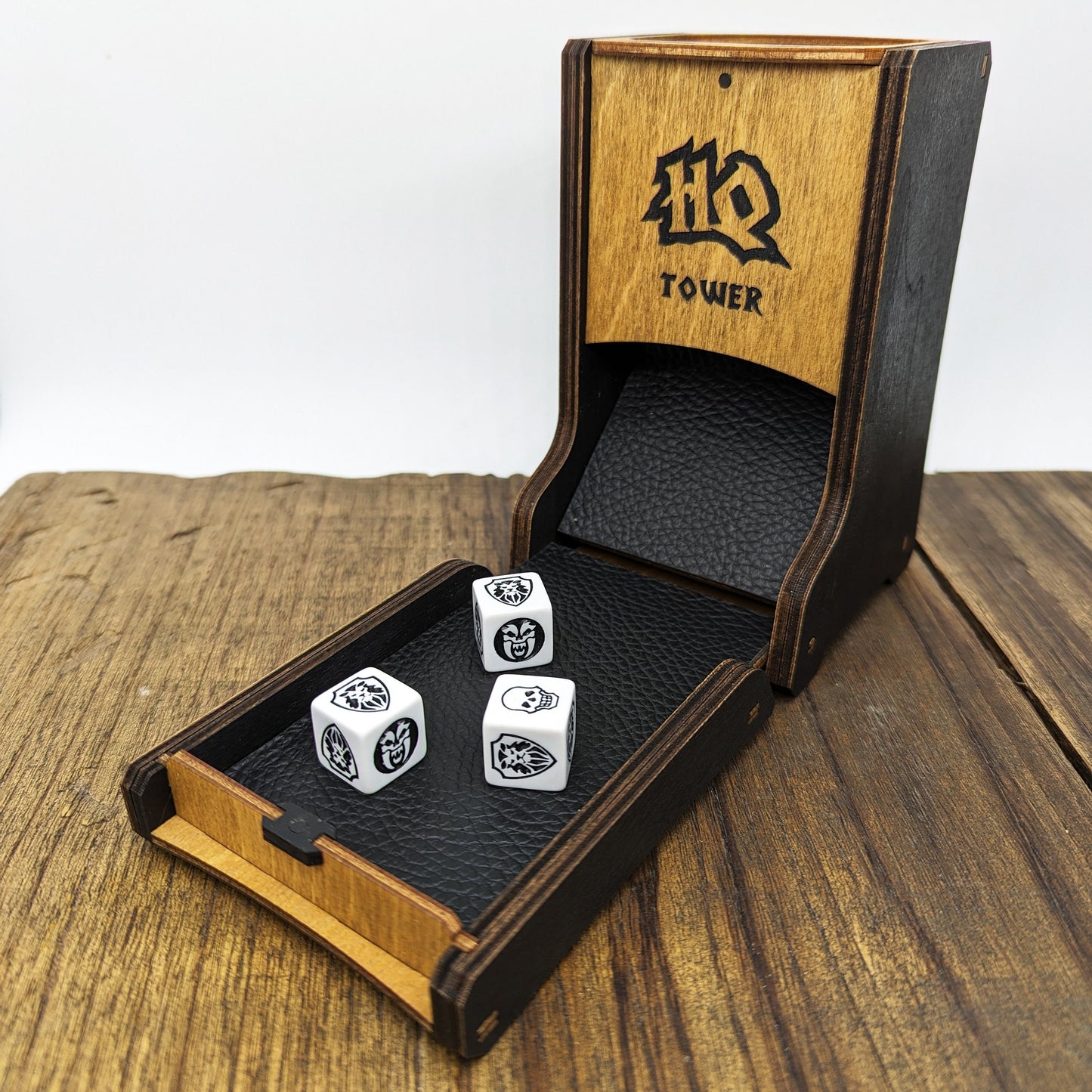 Heroquest torre lancia dadi in legno per dadi da combattimento e movimento, rivestita in vera pelle, richiudibile con chiusura magnetica