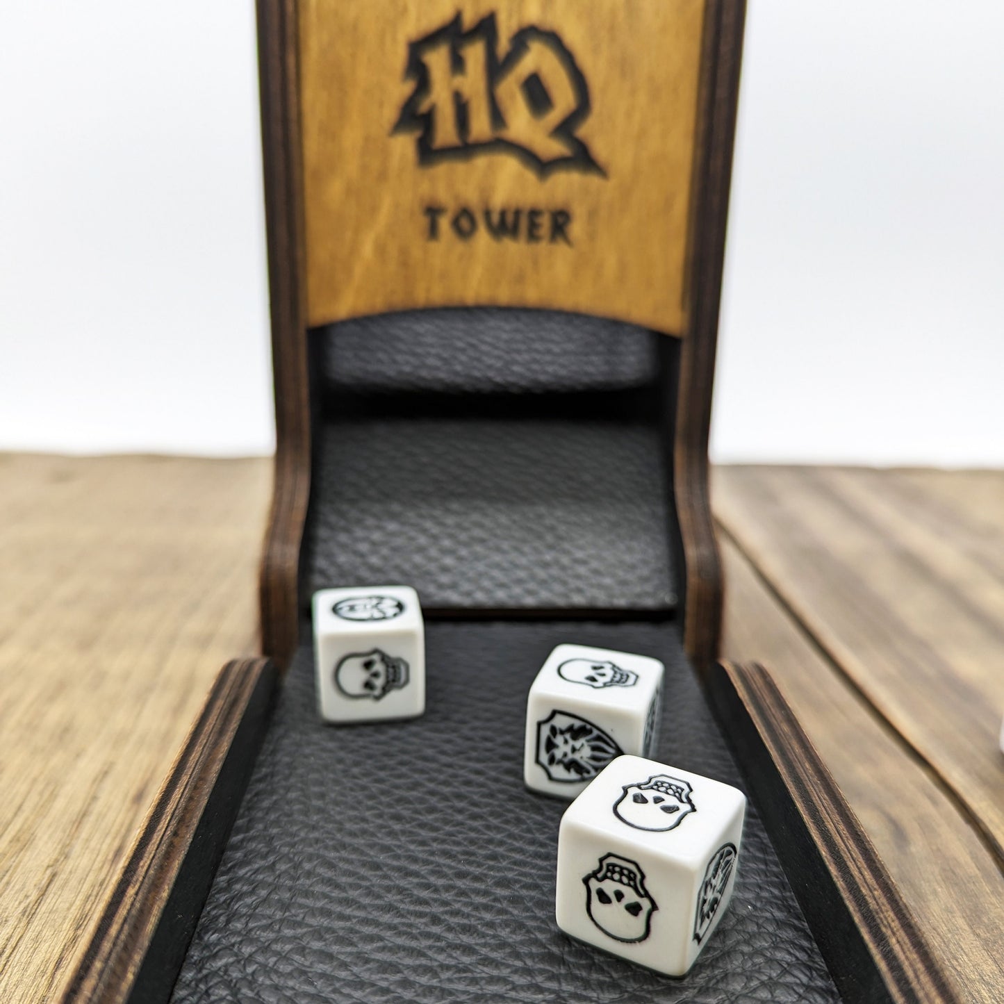 Heroquest torre lancia dadi in legno per dadi da combattimento e movimento, rivestita in vera pelle, richiudibile con chiusura magnetica