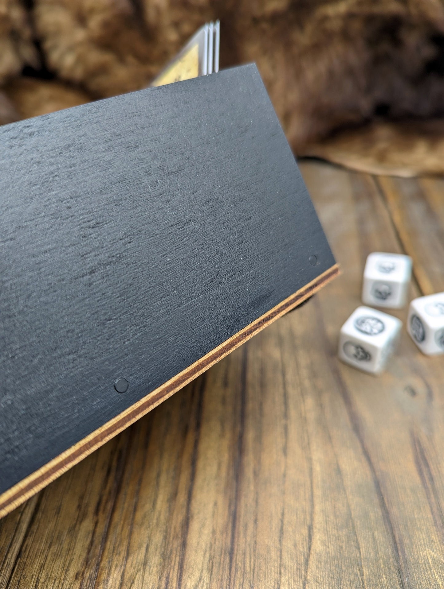 Porta carte modulare in legno per giochi da tavolo, magnetico, dotato di comparto per gli scarti, personalizzato per Heroquest o neutro
