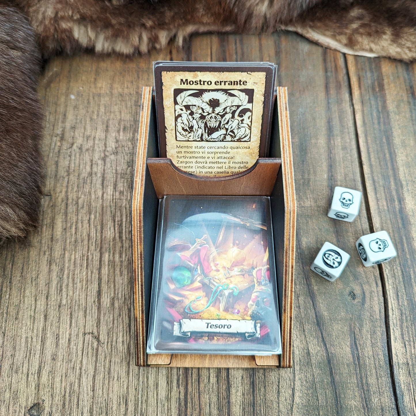 Porta carte modulare in legno per giochi da tavolo, magnetico, dotato di comparto per gli scarti, personalizzato per Heroquest o neutro