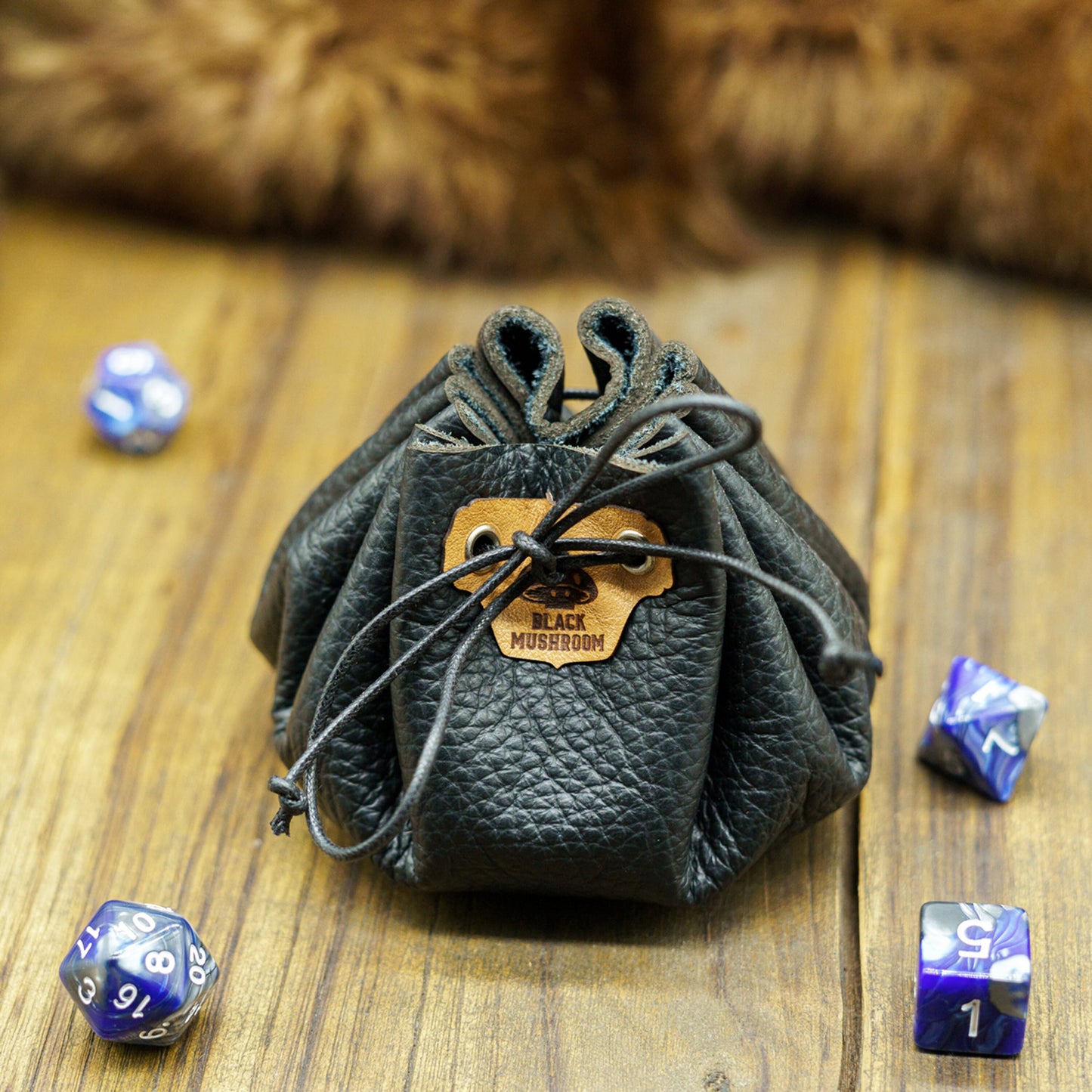 Borsa Porta Dadi e Lancia Dadi in Pelle con Emblema di Lupo Celtico - Vera Pelle Italiana adatto a Giochi di Ruolo, da Tavolo o Wargame