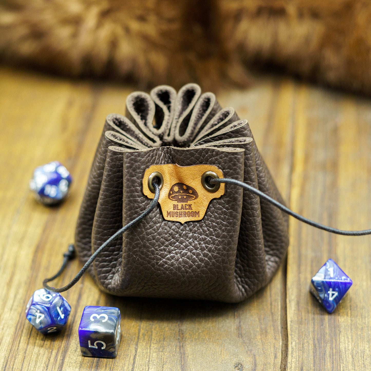 Borsa Porta Dadi e Lancia Dadi in Pelle con Emblema di Lupo Celtico - Vera Pelle Italiana adatto a Giochi di Ruolo, da Tavolo o Wargame