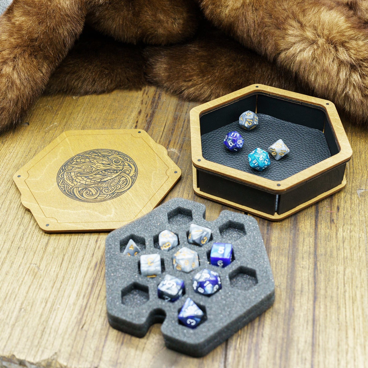 Scatola porta dadi e lancia dadi Drago Celtico - Scatola in legno con inserto in foam e coperchio magnetico, perfetta per DnD e wargame