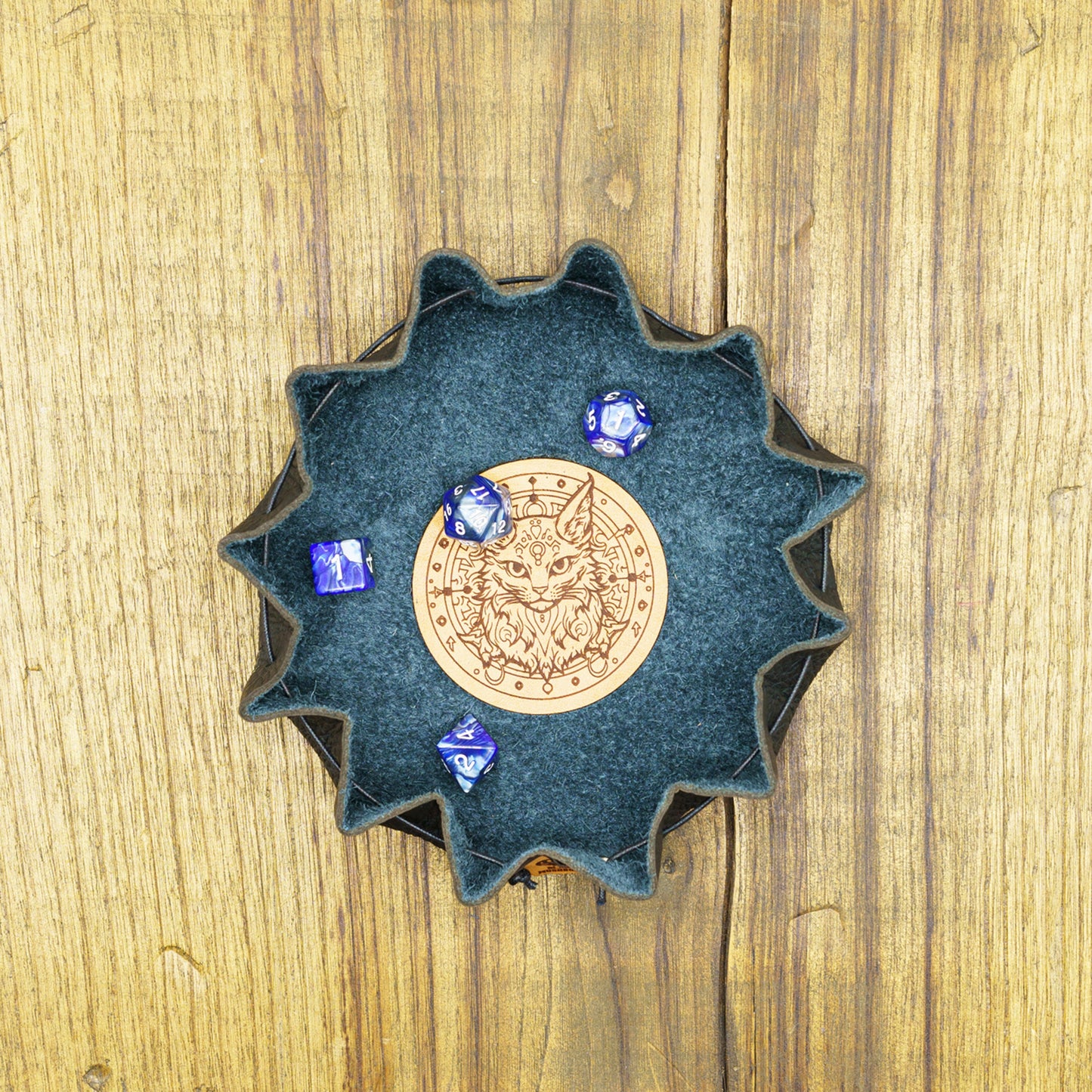 Borsa Porta Dadi e Lancia Dadi in Pelle con Emblema di Gatto Mistico - Vera Pelle Italiana adatto a Giochi di Ruolo, da Tavolo o Wargame