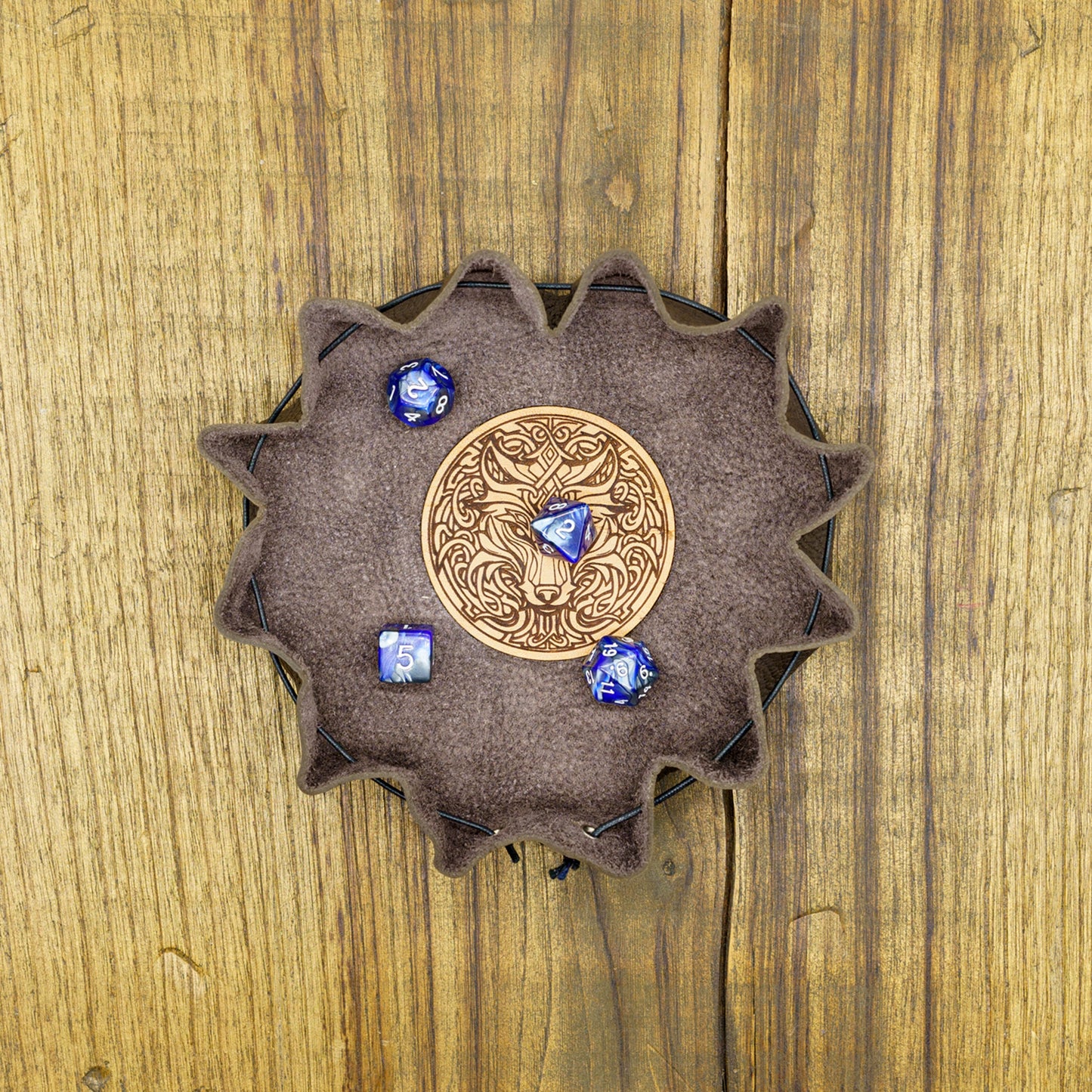 Borsa Porta Dadi e Lancia Dadi in Pelle con Emblema di Lupo Celtico - Vera Pelle Italiana adatto a Giochi di Ruolo, da Tavolo o Wargame