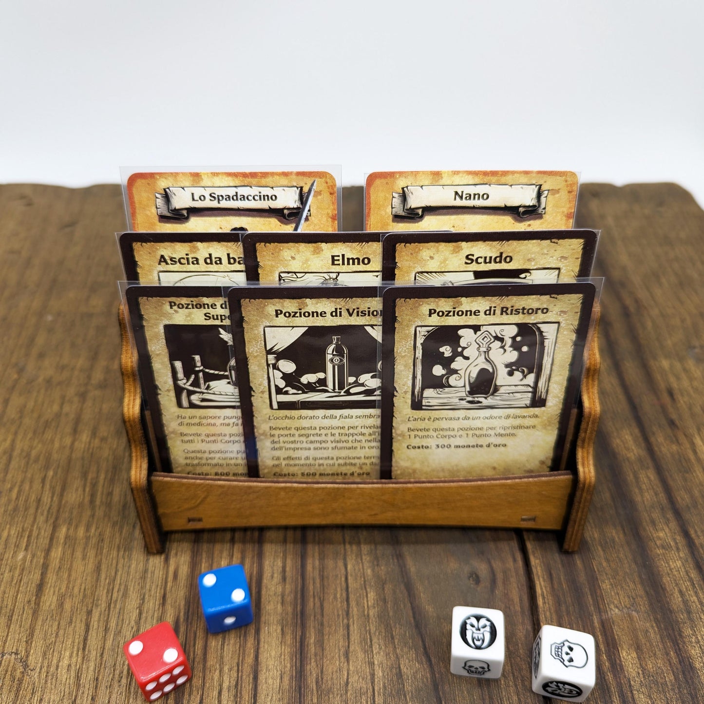 Porta Carte in Legno per Giochi da Tavolo – Supporto Universale a Tre Livelli – HeroQuest, Descent, Warhammer Quest, Dungeon Crawler
