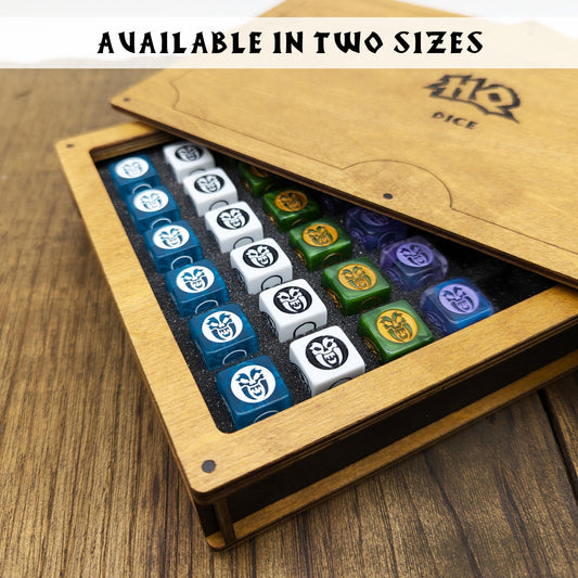 Scatola dadi in legno per HeroQuest – Contiene 60 o 80 dadi con vassoio – Porta dadi Combattimento e Power Dice con inserto in foam