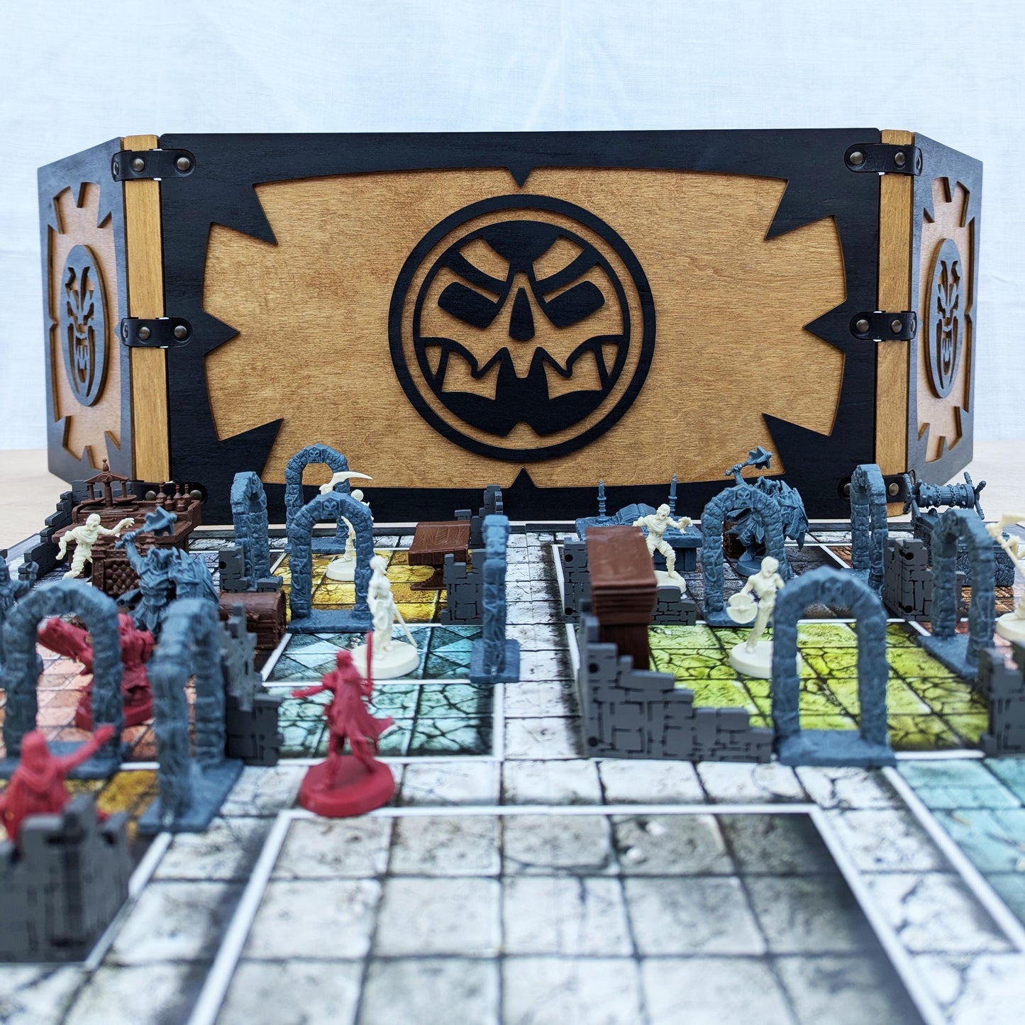 Schermo del Master HeroQuest in legno, versione Lite o Deluxe – Vassoio per carte, dadi, token, Questbook e tablet – Zargon Organizer