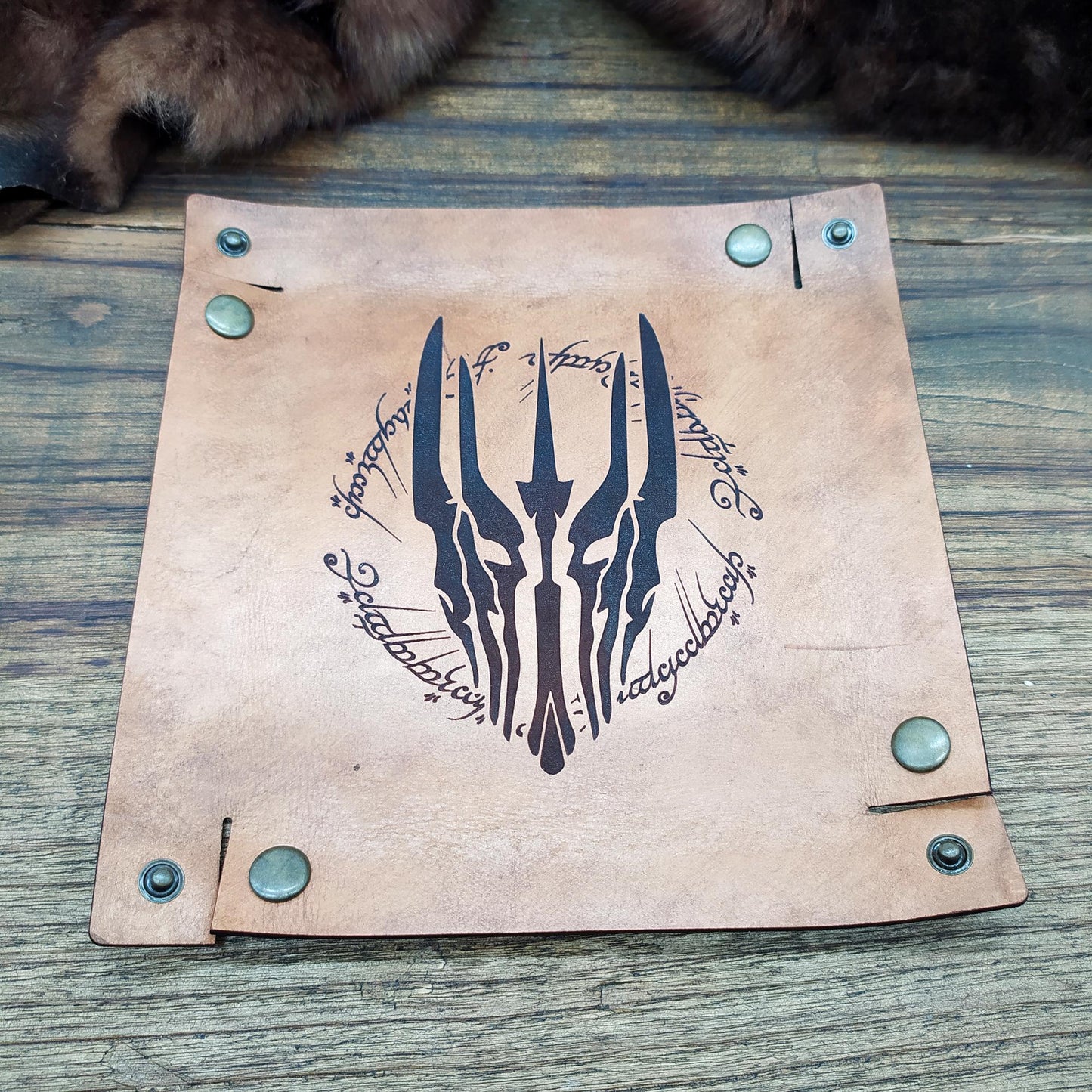 Lancia Dadi in Vera Pelle – Portatile, Vuota tasche, GDR, Giochi da Tavolo e wargames | 16 Design: Cthulhu, LOTR, Drago, Lupo, DM e altri
