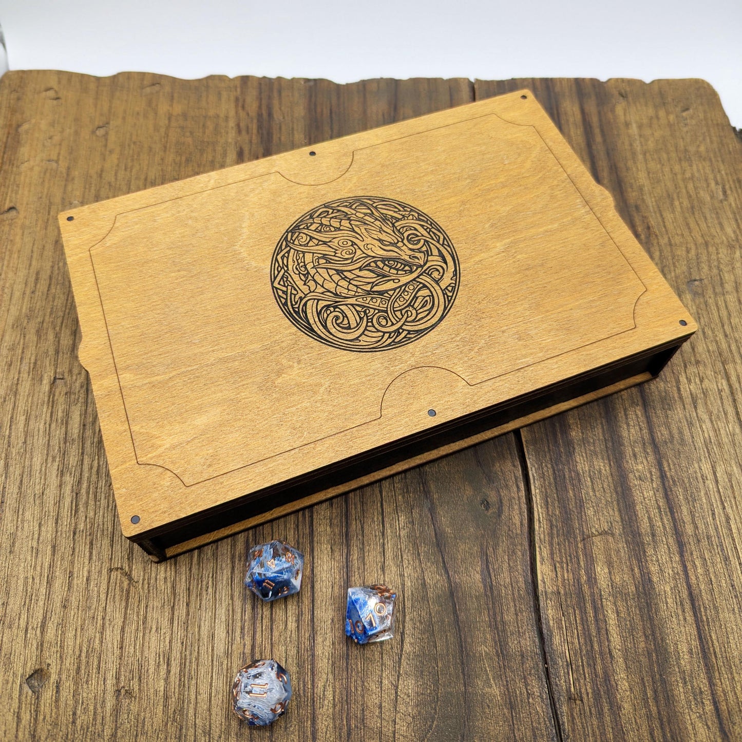 Kit dell'Avventuriero in legno con Inserto in Foam per Miniature, Carte, Dadi, Schede, Varie. Scatola portatile per DnD, Giochi di Ruolo