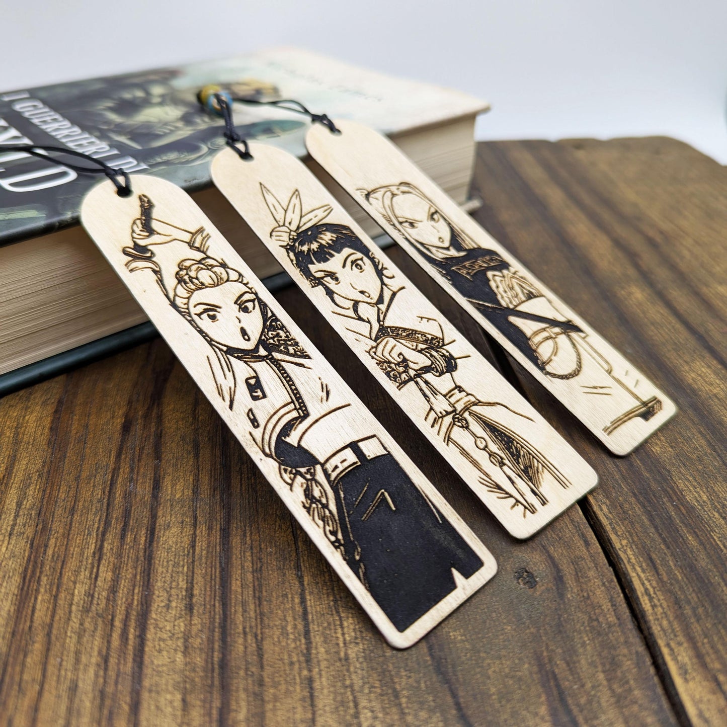 Set 3 segnalibri in legno KPOP Demon Hunters – Rumi, Zoey e Mira – Regalo perfetto per lettori e collezionisti che amano le Huntrix