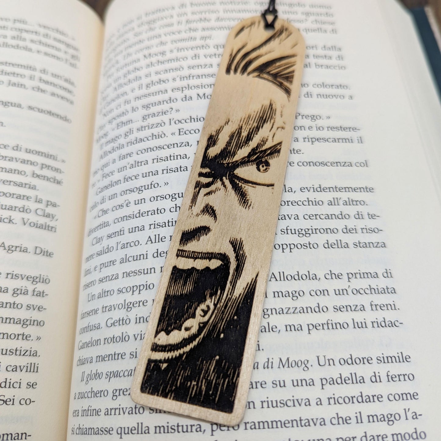 Set di segnalibri in legno ispirati a Vinland Saga – Incisione dettagliata di Thorfinn, Askeladd e Thorkell – Regalo per fan anime e manga