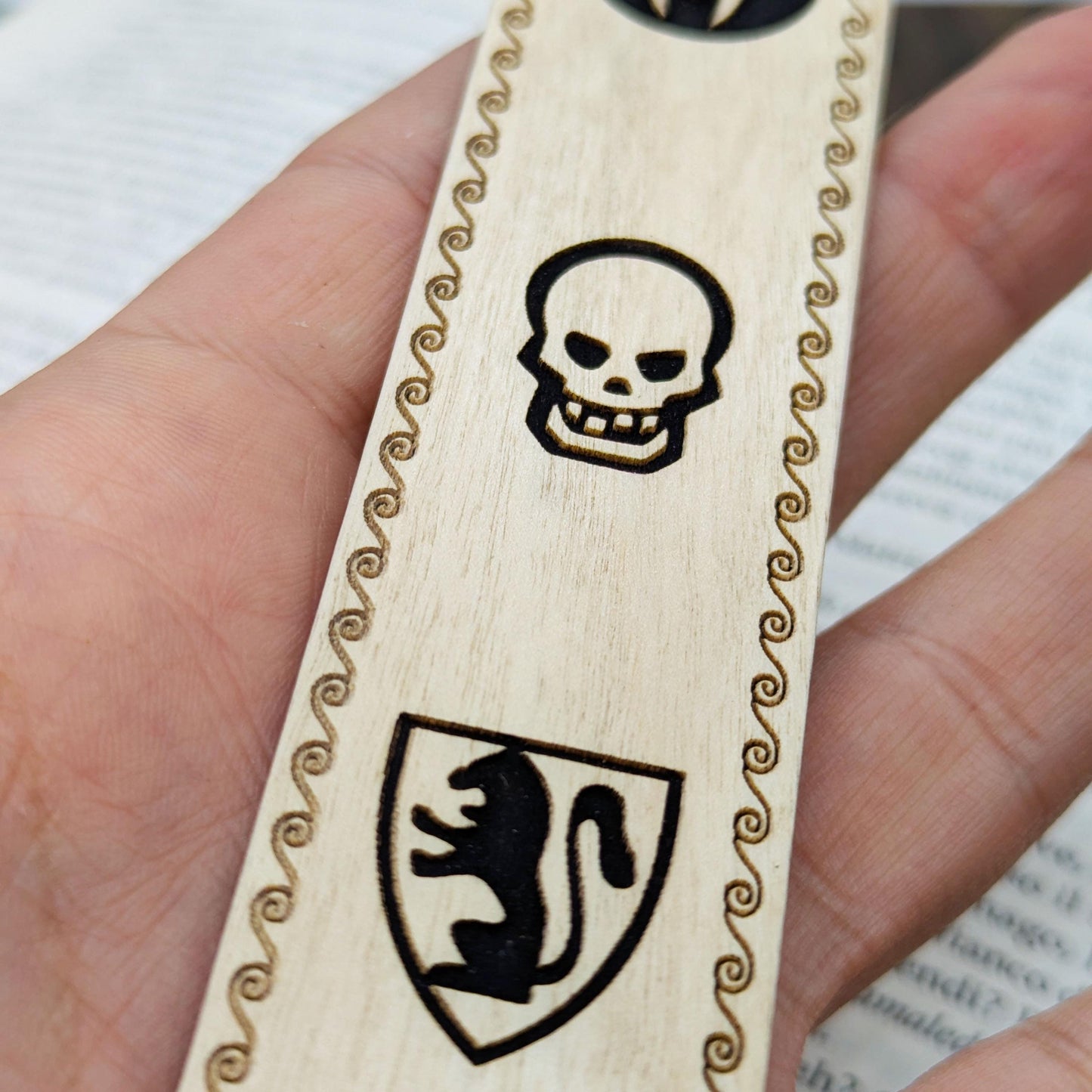 Segnalibro in legno ispirato a HeroQuest – Icone dado da combattimento 1989 o 2021 – Accessorio per lettori amanti Dungeon Crawler