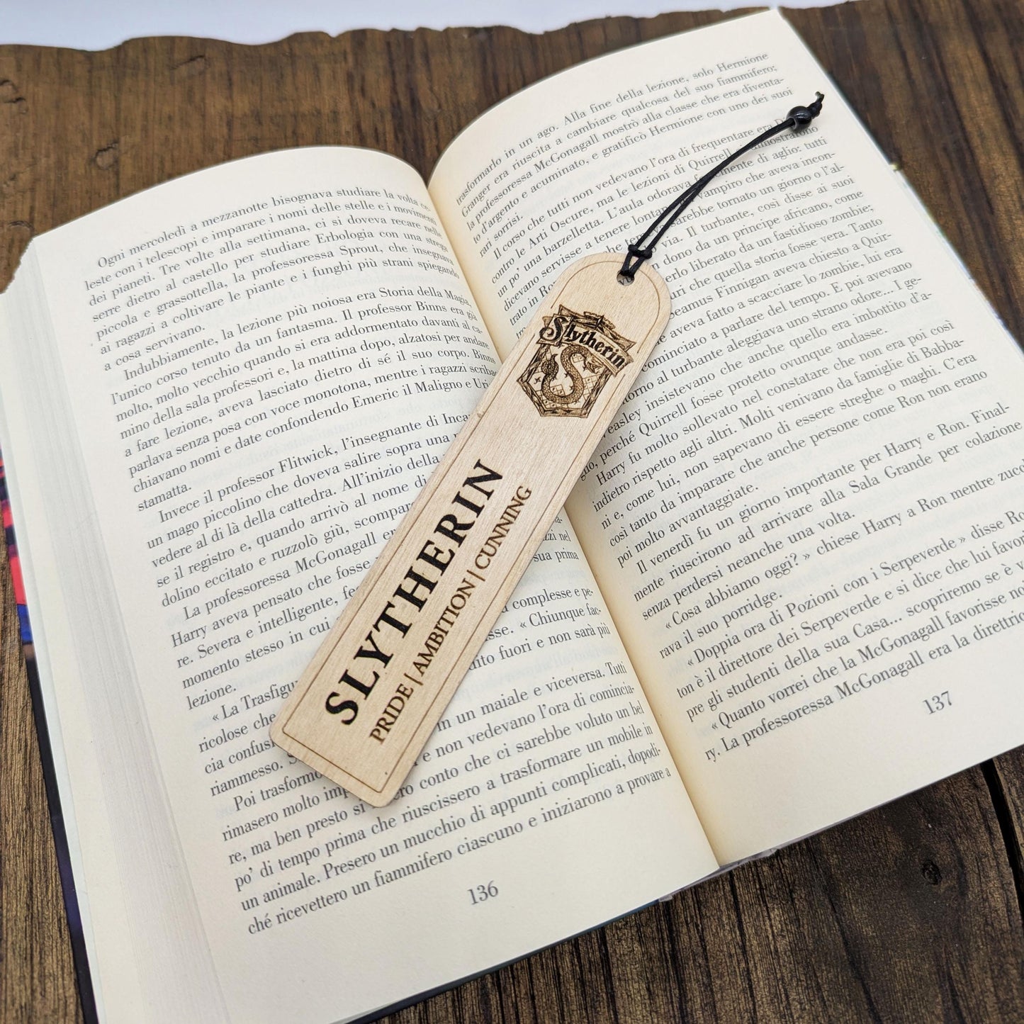 Set segnalibri Case Harry Potter, stemmi Hogwarts in legno