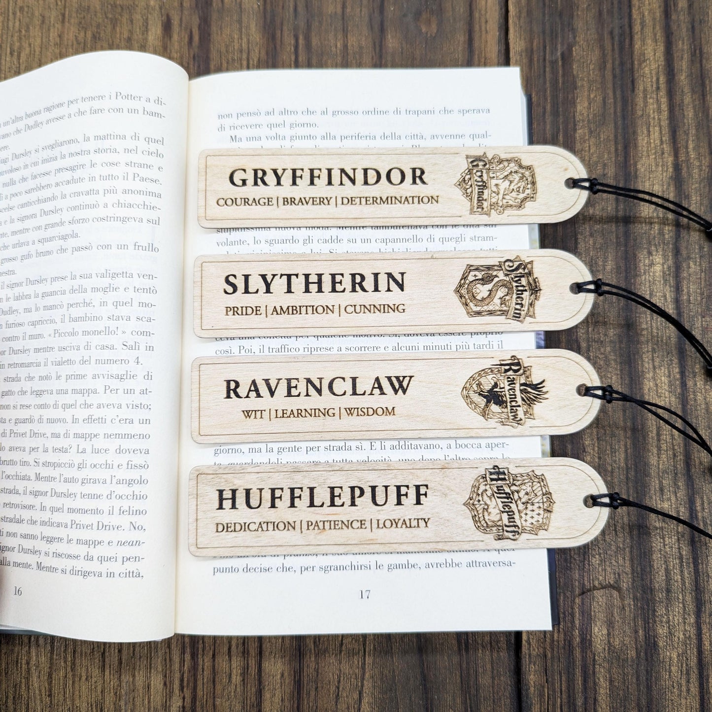 Set segnalibri Case Harry Potter, stemmi Hogwarts in legno