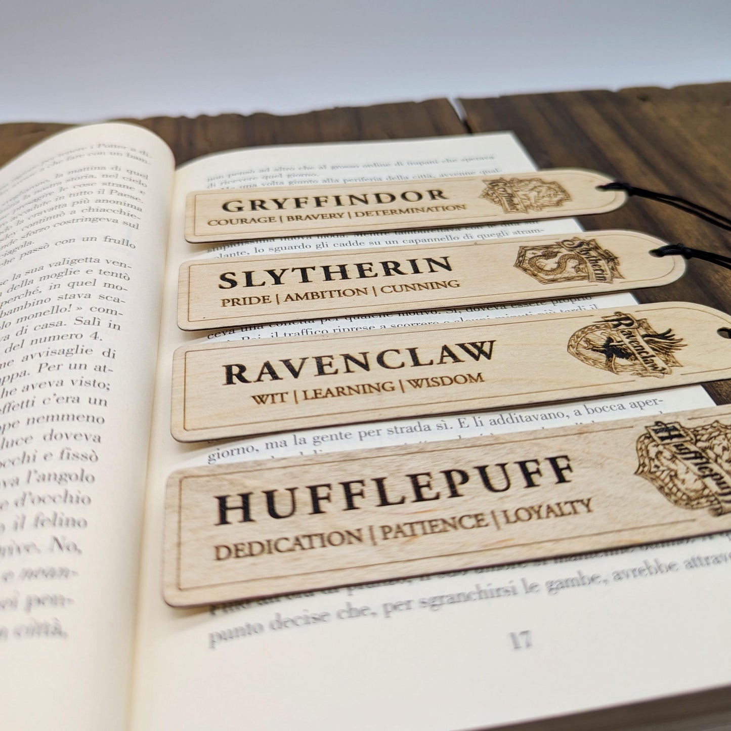 Set segnalibri Case Harry Potter, stemmi Hogwarts in legno
