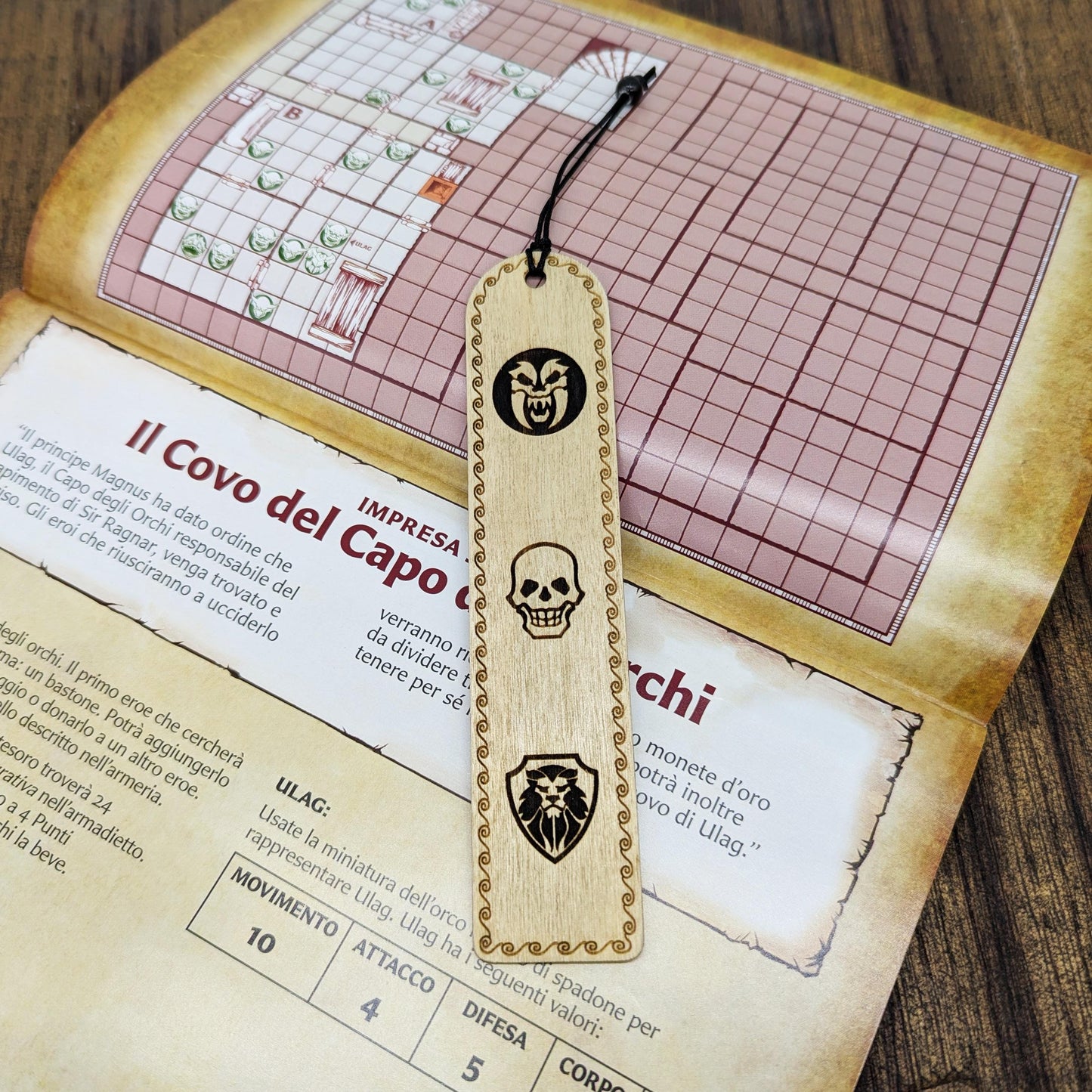 Segnalibro in legno ispirato a HeroQuest – Icone dado da combattimento 1989 o 2021 – Accessorio per lettori amanti Dungeon Crawler